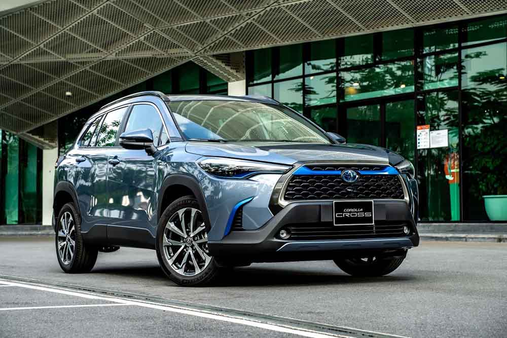 Los vehiculos hibridos de gasolina y electricos estan gravados por el alcance de movimiento en Tailandia. Imagen de la imagen: Toyota