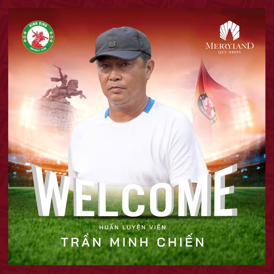 Huan luyen vien Tran Minh Chien bat dau dan dat doi Binh Dinh tu vong 23 V.League 2024-2025. anh: QNBD FC