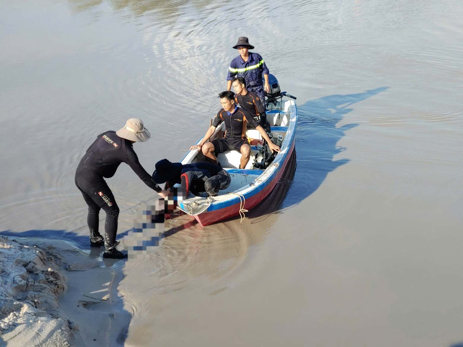 Encontraron el cuerpo del conductor de la aspiradora arrastrado por el agua. Foto: suministrada por la seguridad publica de la region