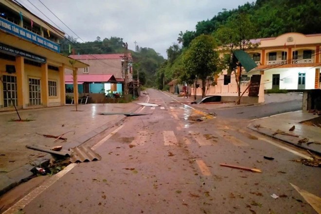 Mưa dông khiến 35 nhà dân ở Lào Cai bị hư hỏng, 1 người tử vong