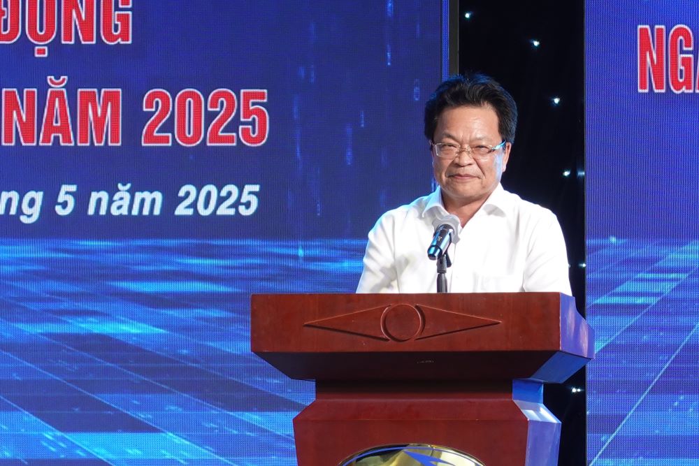 Ông Đặng Sỹ Mạnh - Chủ tịch Hội đồng thành viên Tổng công ty Đường sắt Việt Nam phát biểu tại chương trình. Ảnh: Trần Thi