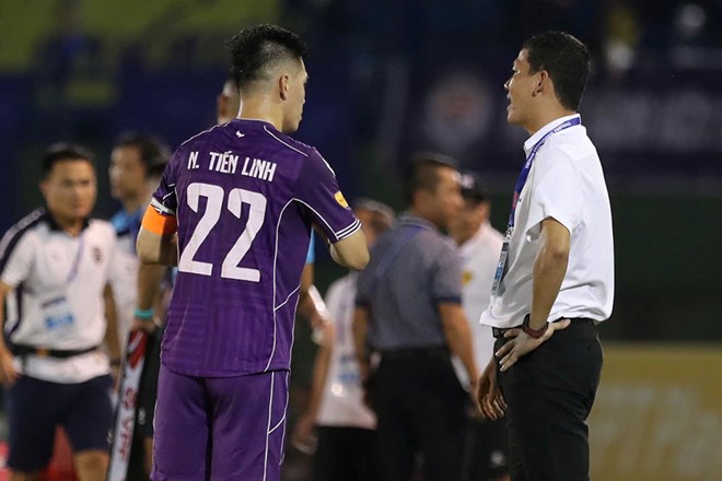 Tiến Linh 2 lần từ chối yêu cầu thay người của huấn luyện viên Anh Đức