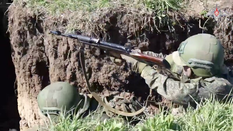 Russian soldiers participate in military training. Photo: Cut from video of the Russian Ministry of Defense