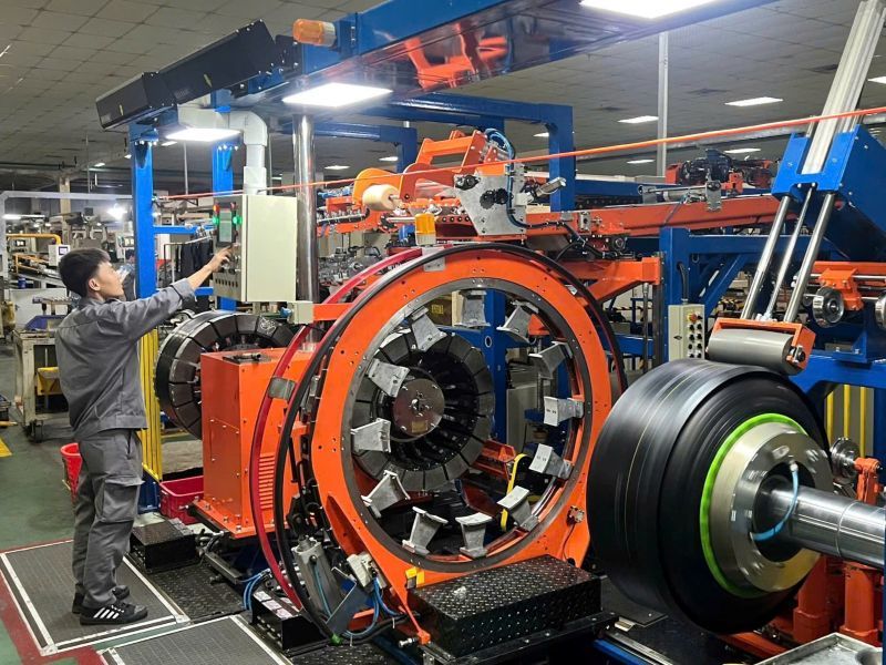 CasUMINA's modern tire and footrest production line. Photo: Duc Long