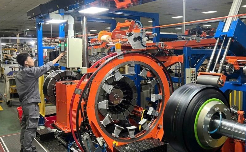 CasUMINA's modern tire and footrest production line. Photo: Duc Long