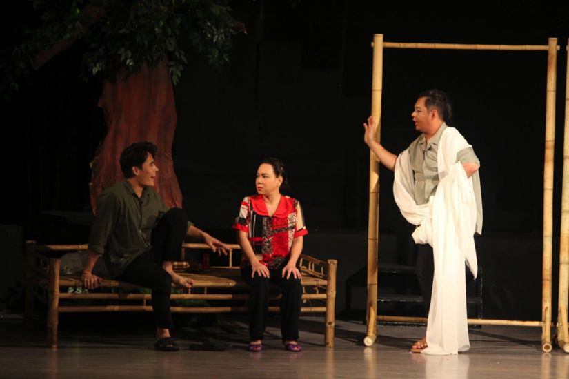 The play "Blood Silk". Photo: Truong Hung Minh Stage