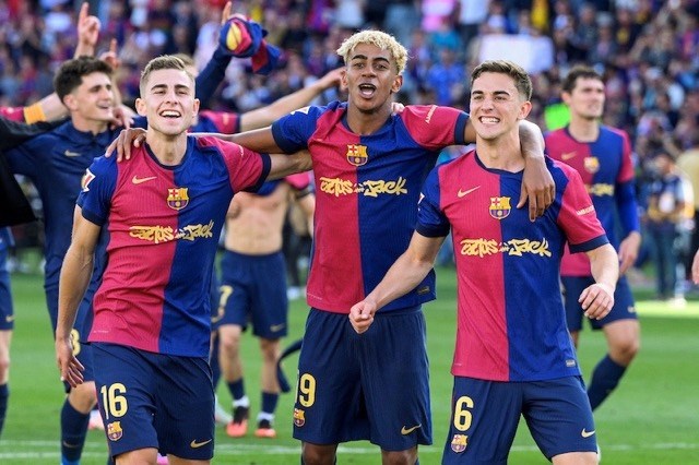 Hang thu cua Real Madrid thi dau nhu mo ngu truoc Barcelona. Anh: AFP