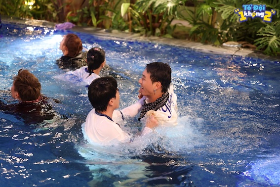 “Anh trai” Song Luan bi roi rang su nhung van hoan thanh thu thach mot cach chuyen nghiep. Anh: Nha san xuat.