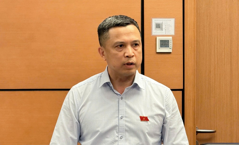 National Assembly delegate Pham Phu Binh talks about the leak of credit card information that has caused many cases of money loss. Photo: Pham Dong