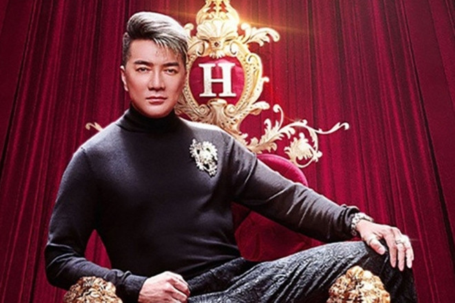 Image of Dam Vinh Hung when announcing the brilliant Bao quang biographical film project. Photo: Producer of the movie Brilliant photoshoots