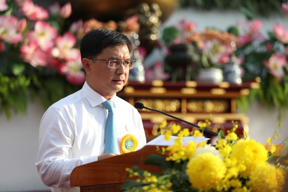 Thay mat lanh dao Thanh uy TPHCM, ong Nguyen Manh Cuong, Truong ban Tuyen giao va Dan van Thanh uy TPHCM phat bieu tai le dai. Anh: Minh Tam