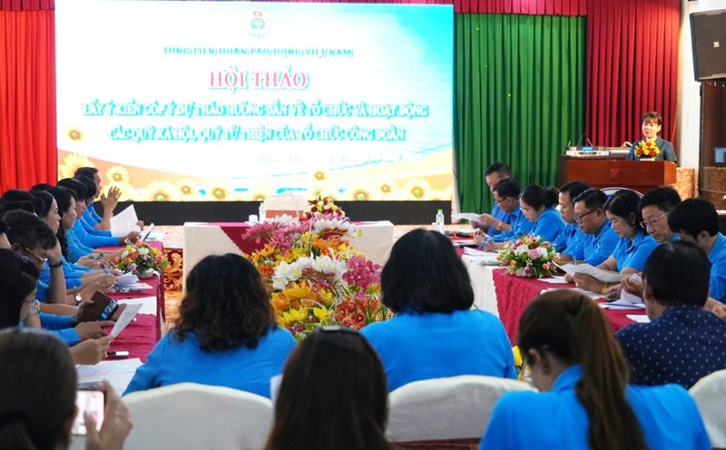 View of the workshop to collect comments on the draft guidelines on the organization and operation of social funds and charity funds of trade union organizations in the Southern region. Photo: Thanh An