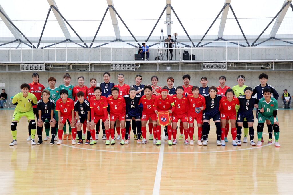 Tuyen futsal nu Nhat Ban khong la gi voi tuyen futsal nu Viet Nam. Anh: VFF