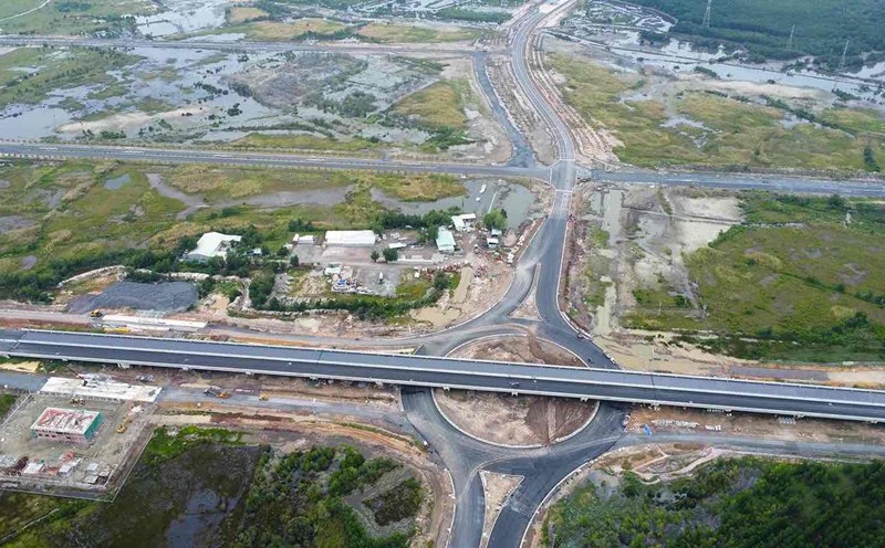 Phuoc An Industrial Park is located adjacent to the Ben Luc - Long Thanh Expressway from Dong Nai to Ho Chi Minh City and the Western provinces. Documentary photo: HAC