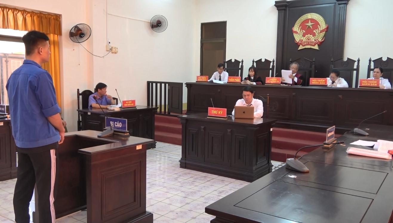 El departamento le ha condenado a prision por agredir a un amigo borracho.