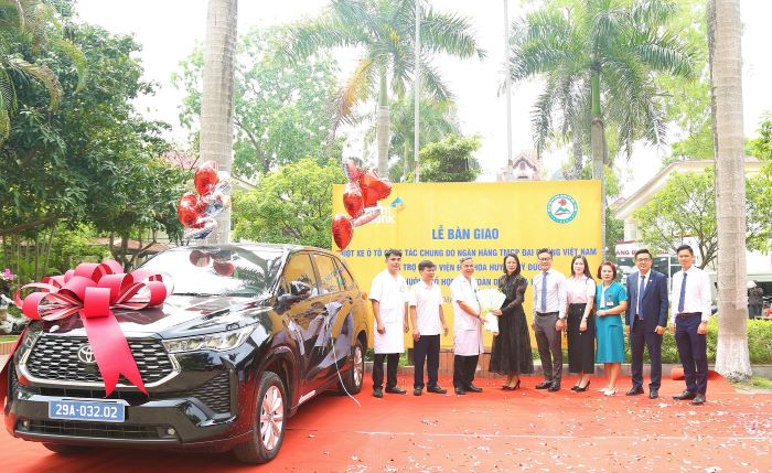 Benh vien Da khoa huyen My Duc co them phuong tien phuc vu cong tac chuyen mon. Anh PVcomBank