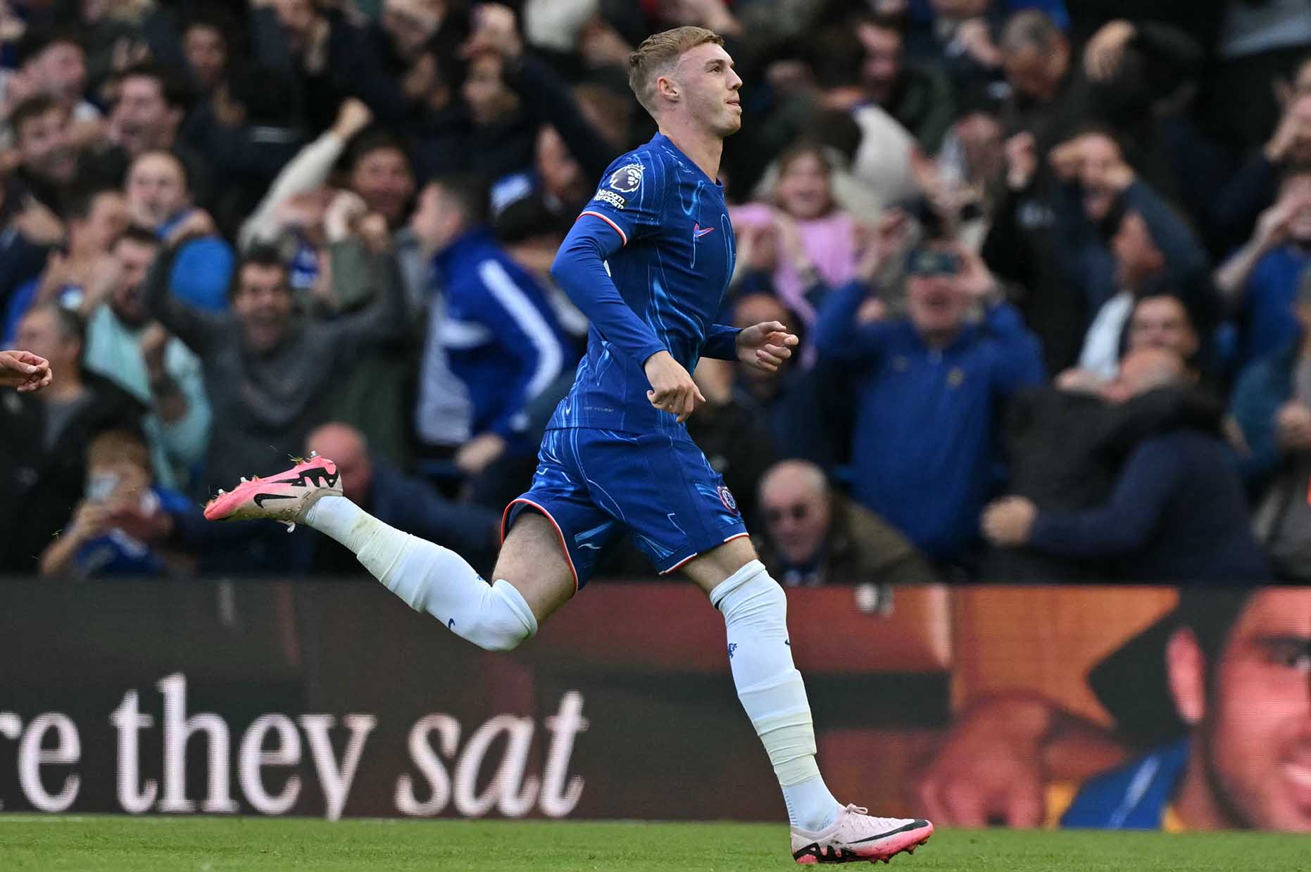 Ganh nang ghi ban cua Chelsea se de nang len Palmer. Anh: AFP