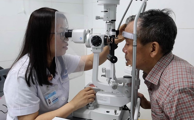 Warning of eye diseases is very common in the elderly