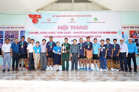 Công đoàn huyện Buôn Đôn tổ chức sân chơi thể thao cho 310 đoàn viên