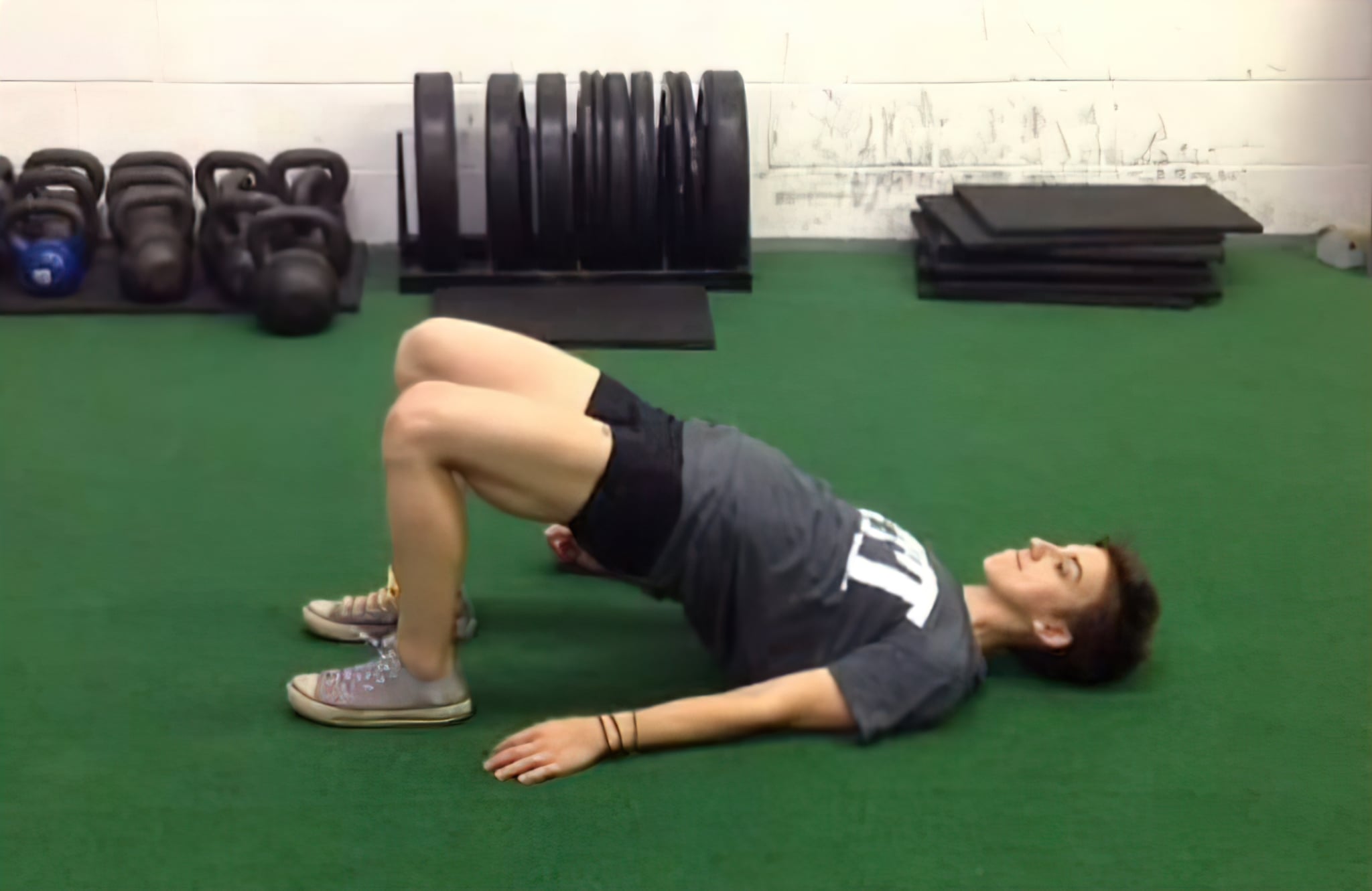 Haga algunos ejercicios apropiados para fortalecer la espalda. Imagen: Naciones Unidas