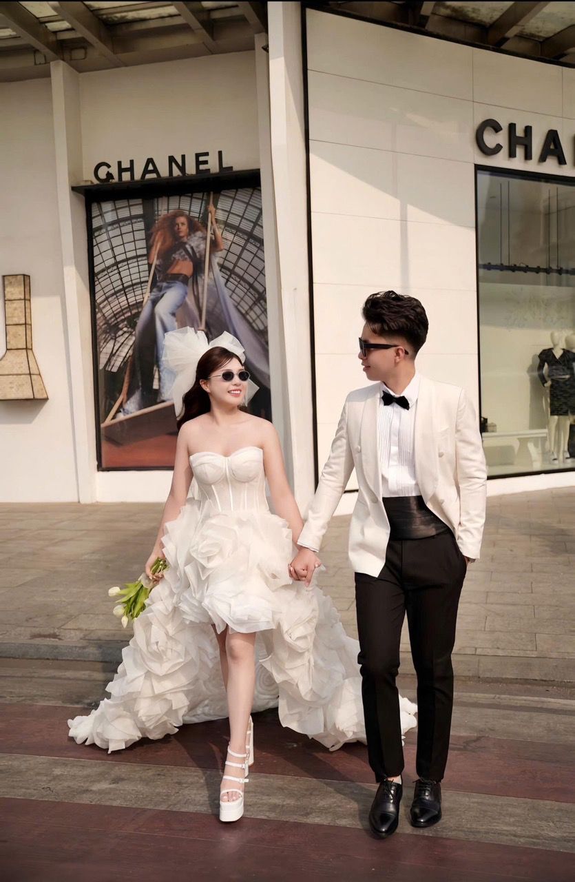 Anh: Nhan vat cung cap.