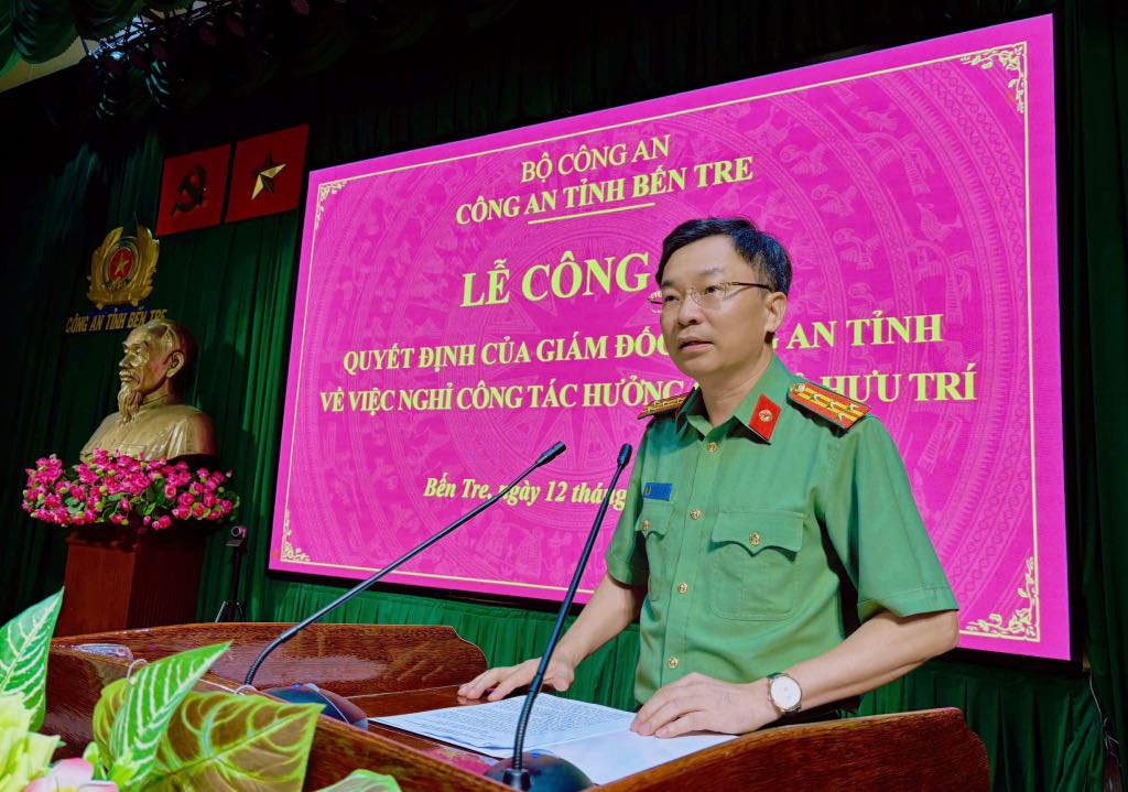 Đại tá Trương Sơn Lâm - Giám đốc Công an tỉnh Bến Tre - phát biểu tại buổi lễ. Ảnh: Công an tỉnh Bến Tre