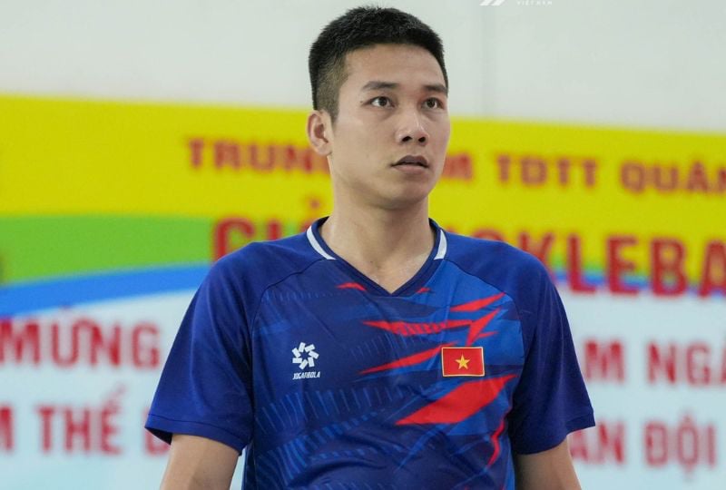 Quoc Duy the hien loi danh giau suc manh o tran ra quan cua tuyen bong chuyen nam Viet Nam. Anh: Bong chuyen Viet Nam