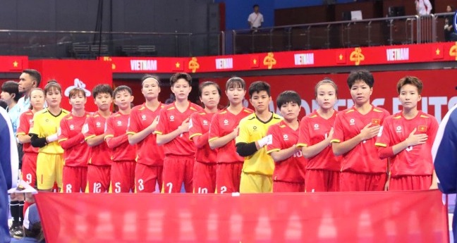 La seleccion femenina de futsal de Vietnam se enfrentara a Japon en la cuartos de final de Asia 2025. Imagen de la VFF