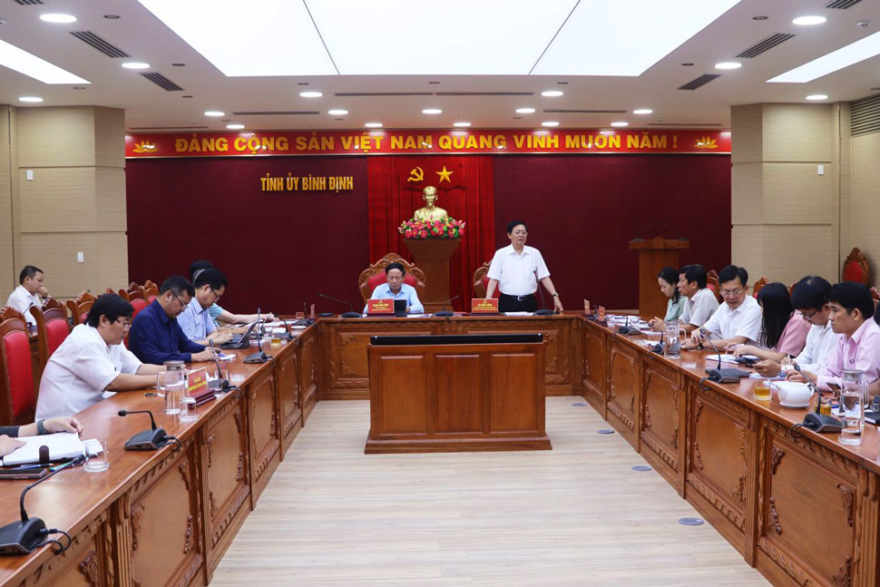 Tỉnh Bình Định họp đánh giá kết quả thực hiện chương trình xóa nhà tạm, nhà dột nát (chiều 12.5). Công thông tin Bình Định