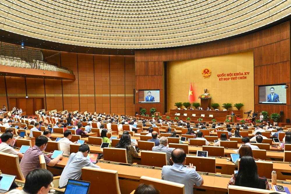 Phiên họp sáng 13.5. Ảnh: Phạm Đông
