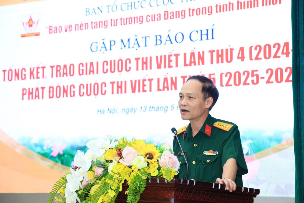 Đại tá Lê Ngọc Long - Phó Tổng Biên tập báo QĐND. Ảnh: Trần Vương