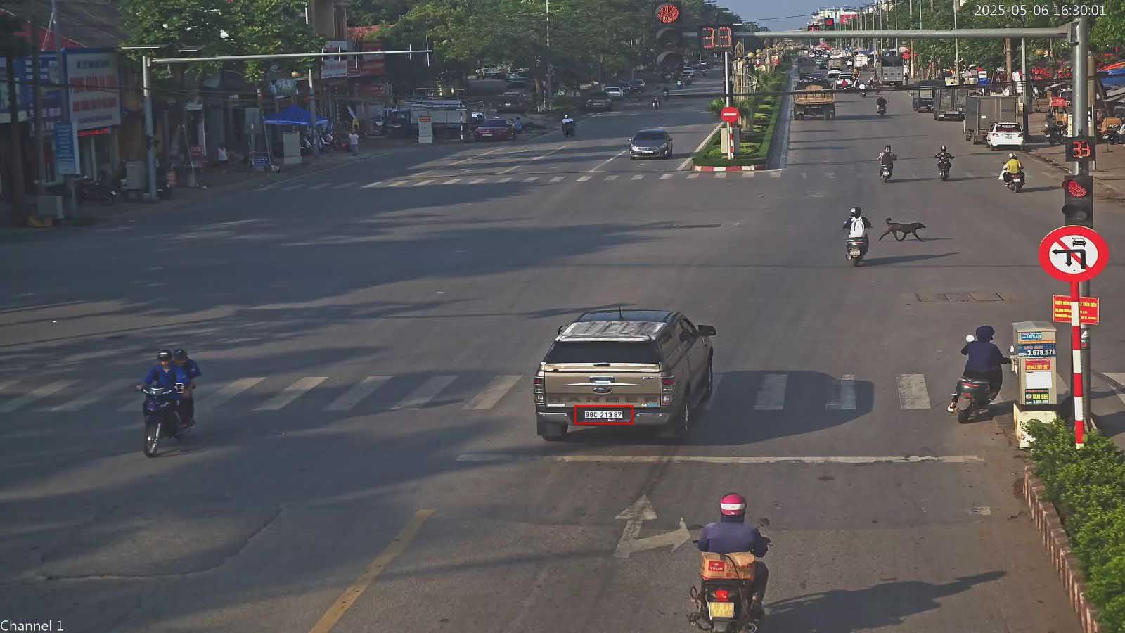 Un coche fue detenido en Baekje. Foto de la Policia de Baekje