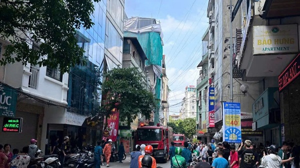 The authorities quickly extinguished the fire in Cau Giay District, Hanoi. Photo: Tien Dung