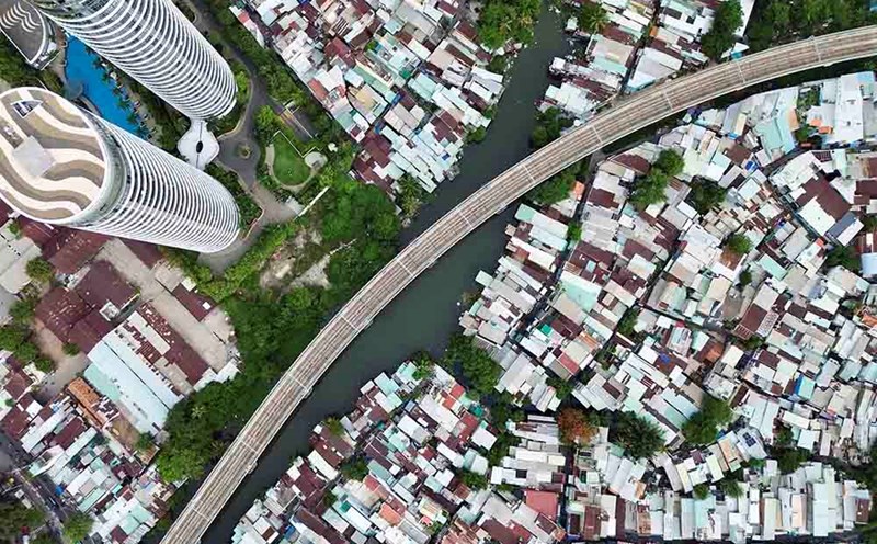 The Van Thanh canal renovation project (Binh Thanh district) with a total capital of about VND 8,614 billion will relocate more than 1,000 households. Photo: Anh Tu