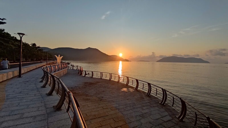 A corner of Con Dao where the People's Council of U Minh district, Ca Mau came to learn from experience before the end of district-level government activities. Photo: Ta Quang