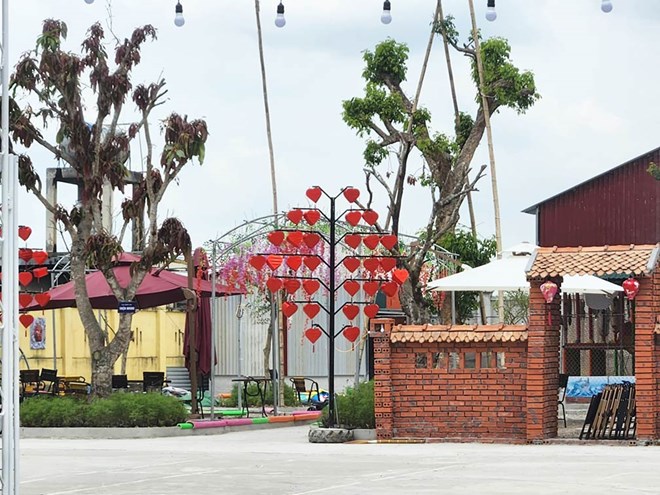 The coffee shop was built on public land in Tho Thanh commune, Yen Thanh district, Nghe An. Photo: Quang Dai