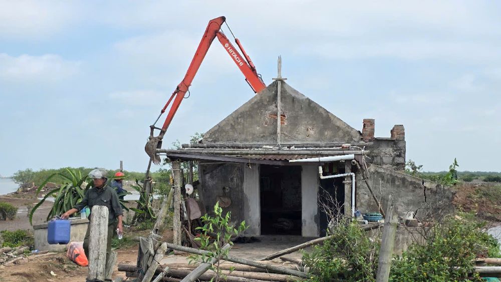 Truoc khi cuong che, pha do cong trinh tren dat vi pham