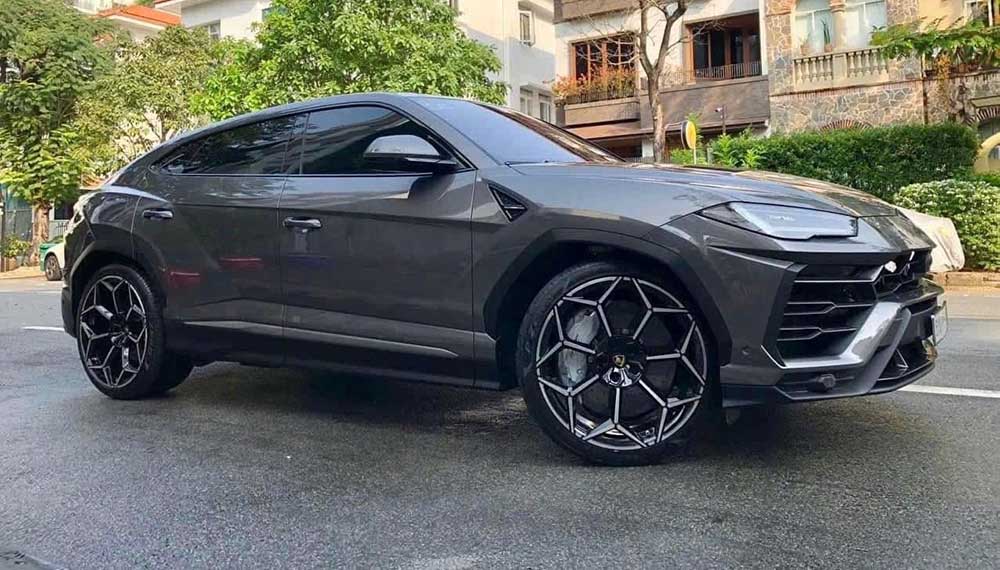 Lamborghini Urus is resold in a very new state in Ho Chi Minh City. Photo: Anh Luong