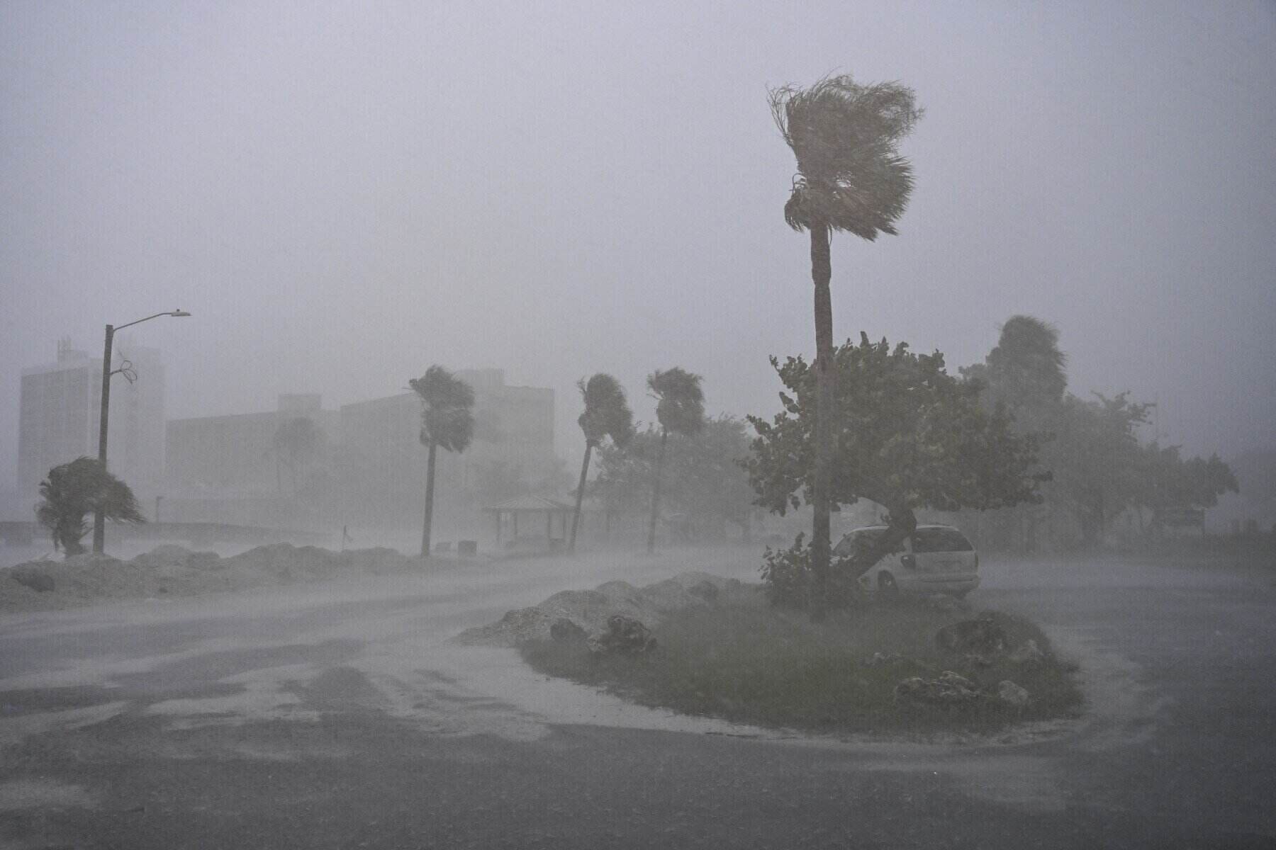 Fuertes lluvias en Fort Myers, Florida, EE. UU. En octubre de 2024, cuando el Super Typhoon Milton se acerco. Foto: AFP