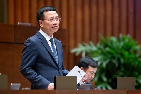 Bo truong Bo Khoa hoc va Cong nghe Nguyen Manh Hung. Anh: Quochoi