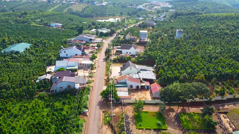 Dien mao nong thon moi o mien nui thay da doi thit va ngay cang khoi sac vuon len. Anh: Bao Lam