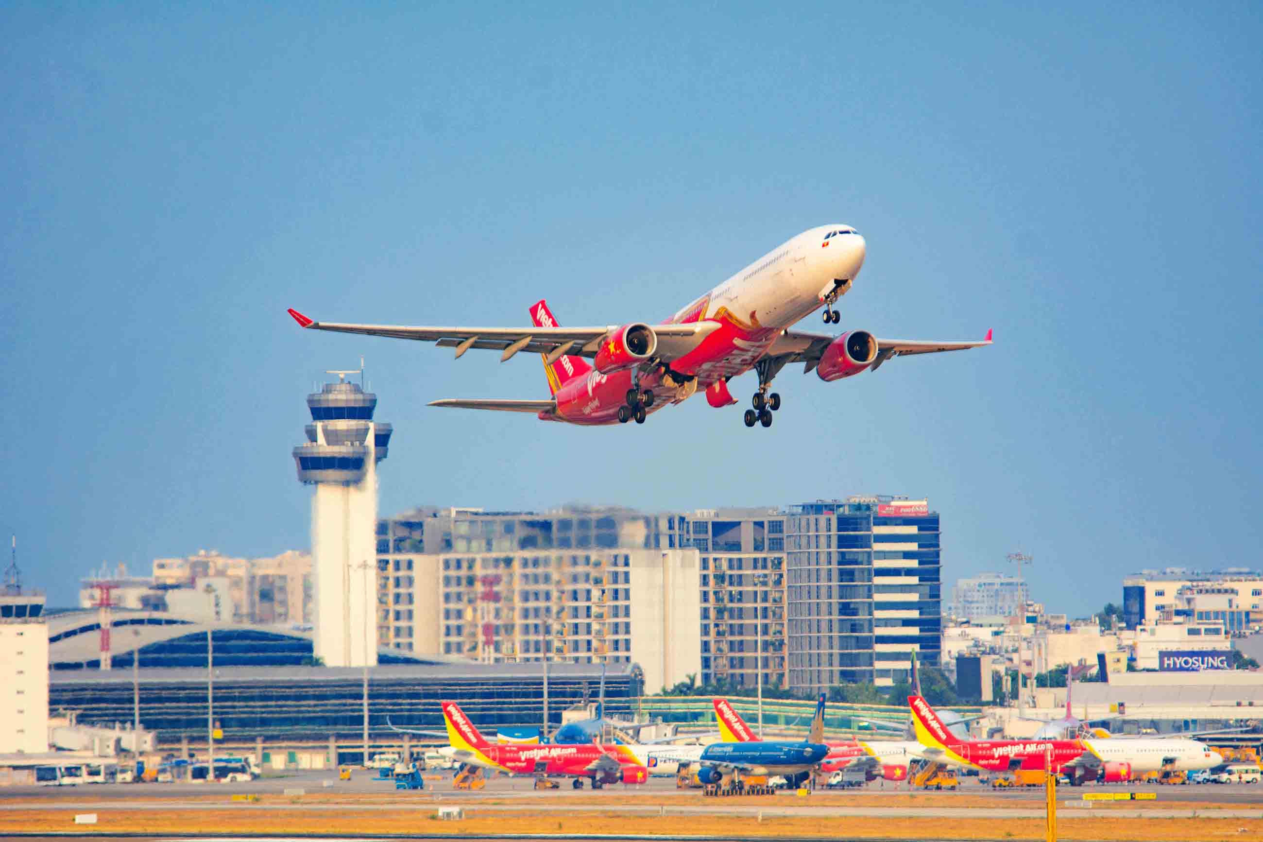 Tau bay Vietjet. Anh: Vietjet