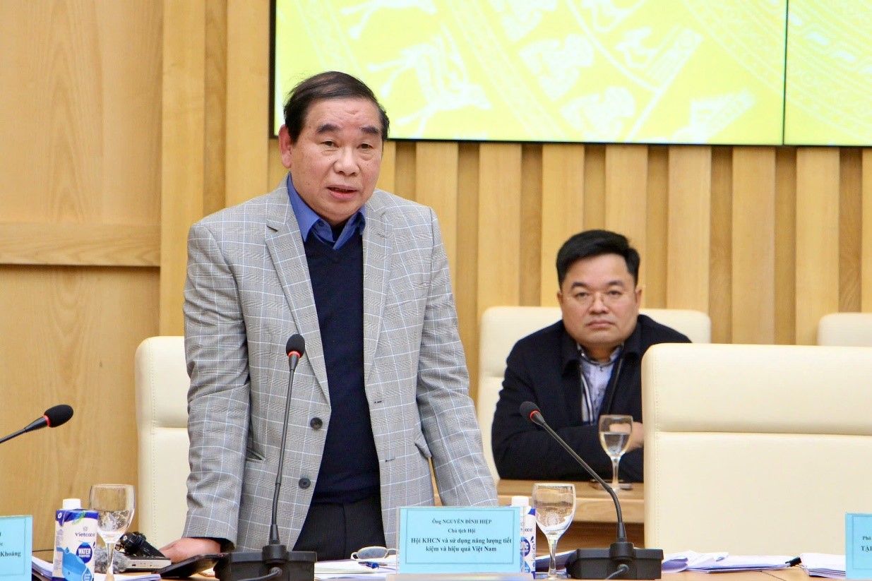 Ong Nguyen Dinh Hiep - Chu tich Hoi Khoa hoc va cong nghe su dung nang luong tiet kiem va hieu qua Viet Nam. Anh: Cuc Doi moi sang tao, Chuyen doi xanh va Khuyen cong