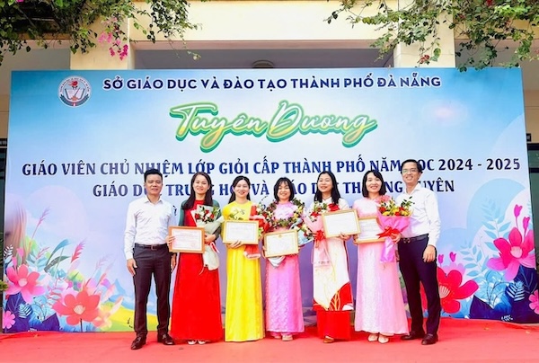 El movimiento de emulacion "buena enseñanza - buen aprendizaje" en el año escolar 2023-2024 en la Escuela Secundaria Nguyen Hue (distrito de Hai Chau, ciudad de Da Nang). Foto: Van Tuan
