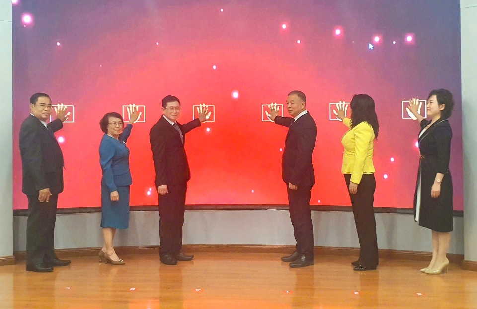 La ceremonia de lanzamiento del programa "Semana de la amistad de China (Liaoning) - Vietnam (Long An) en 2025". Foto: Long, una mision provincial proporciona