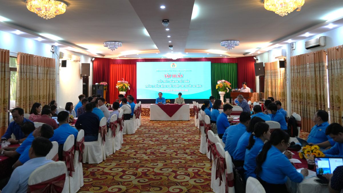 La escena del curso de capacitacion organizado por la Confederacion General de Trabajo de Vietnam en Vung Tau. Foto: Thanh an