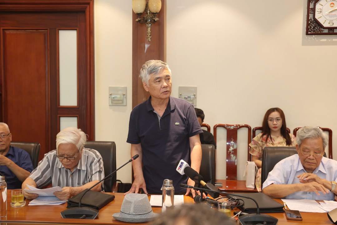 Dai bieu dong gop y kien tai hoi thao. Anh: Bao Han