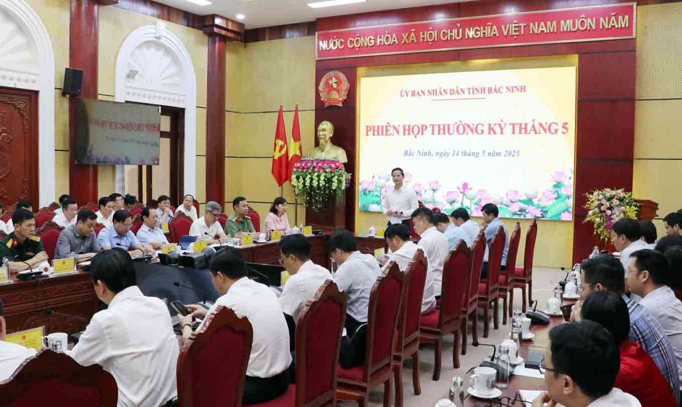 The regular meeting of the People's Committee of Bac Ninh province in May 2025. Photo: Bac Ninh Portal