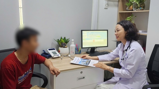 Bs.ckii le thi kim ly ha examinado a muchos pacientes en ayunas que conducen a la enfermedad. Foto: Nguyen Ly