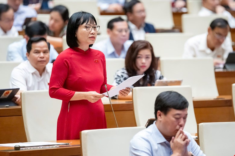 Đại biểu Nguyễn Thị Việt Nga - Đoàn Đại biểu Quốc hội tỉnh Hải Dương. Ảnh: Quochoi.vn  